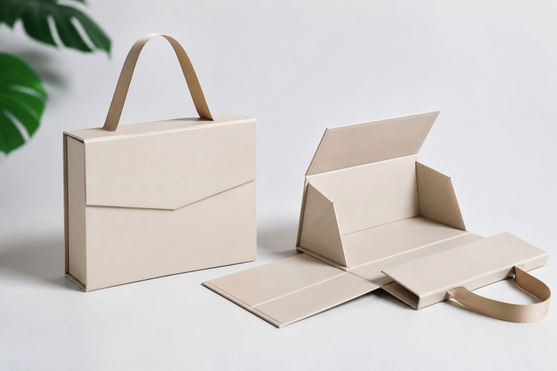 Collapsible Rigid Box with Handle