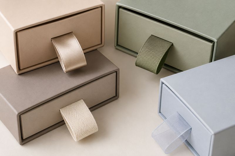 Ribbon Pull Drawer Box